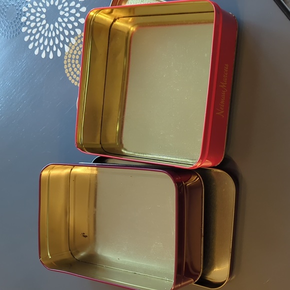 Neiman Marcus Christmas tins - Picture 7 of 7
